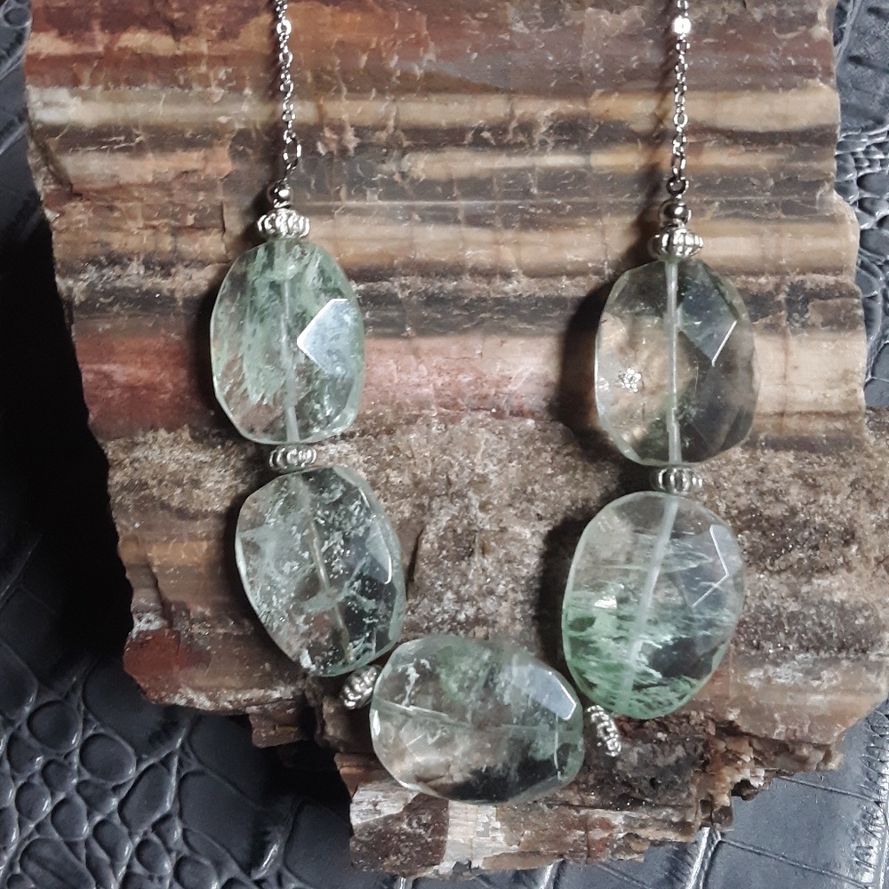 Green quartz necklace